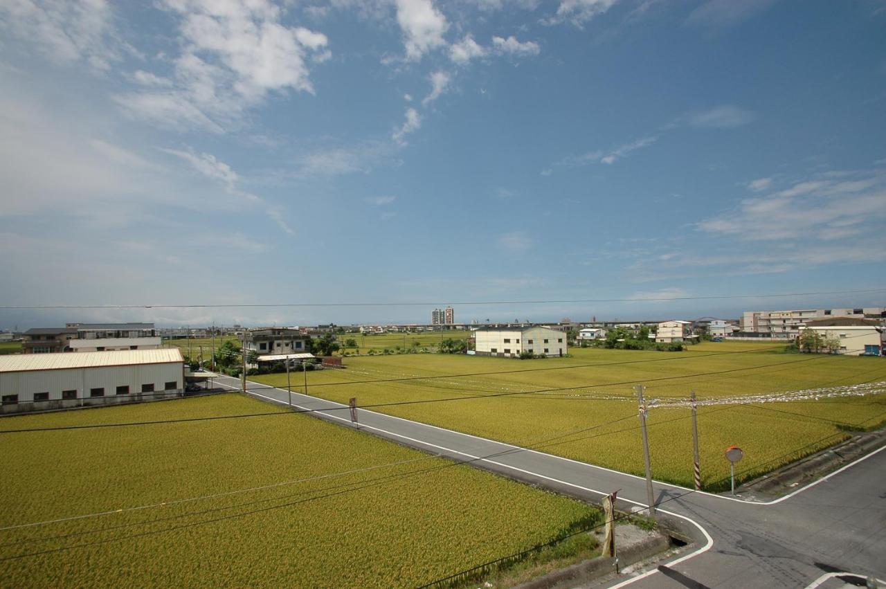 左岸villa 電動麻將k歌包棟主題派對 Luodong Exteriör bild
