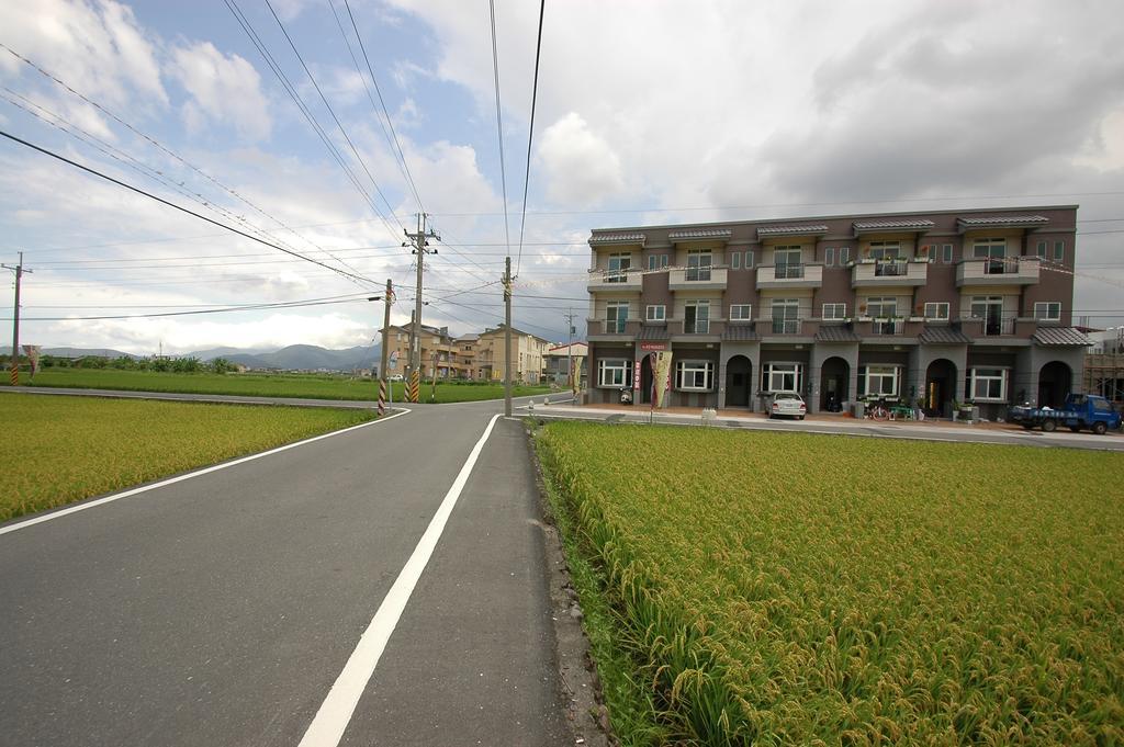 左岸villa 電動麻將k歌包棟主題派對 Luodong Exteriör bild